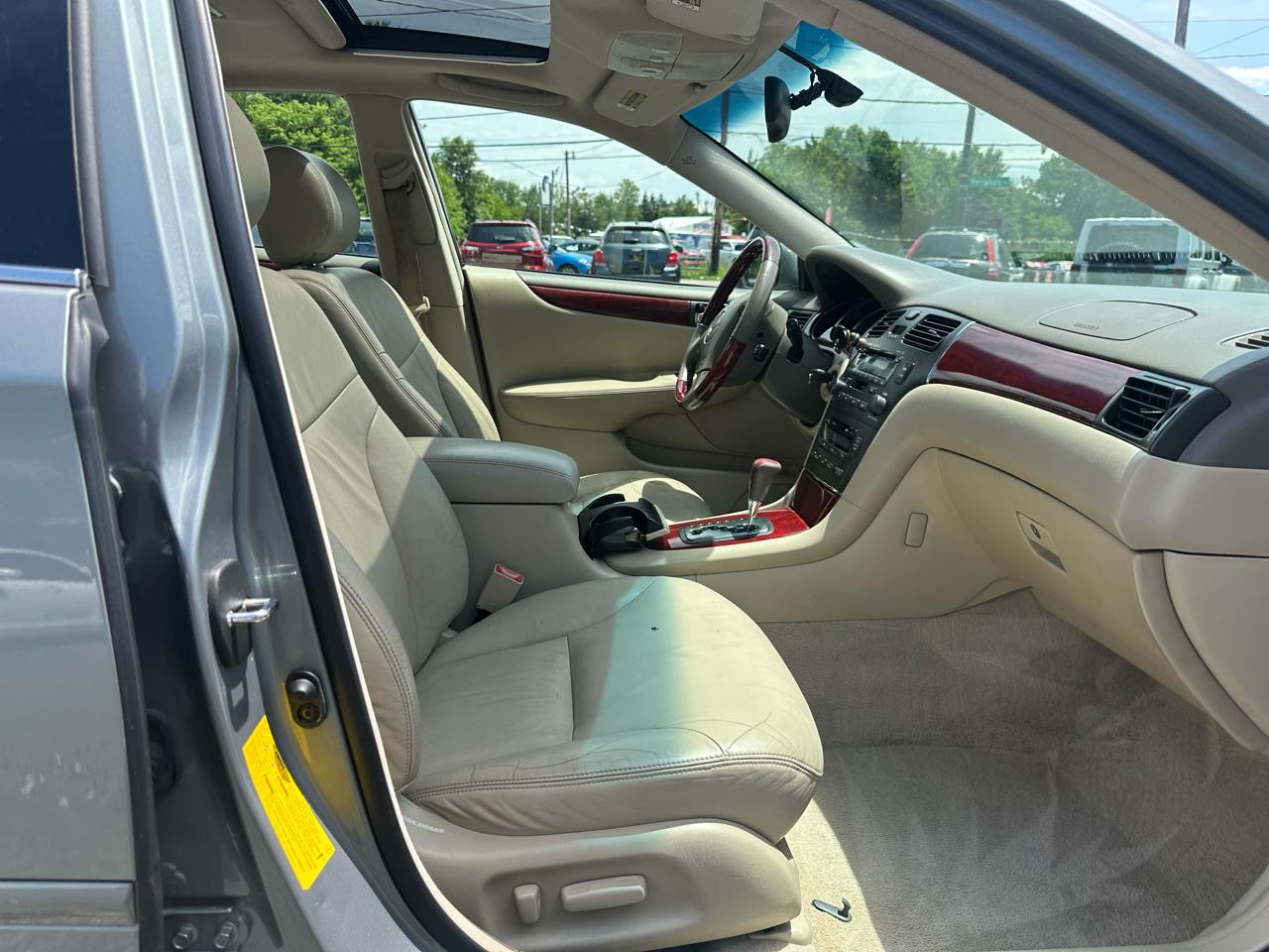 Lexus ES 300 4dr Sdn 2003