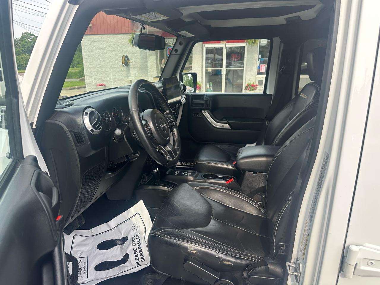 Jeep Wrangler Unlimited 4WD 4dr Sahara 2015