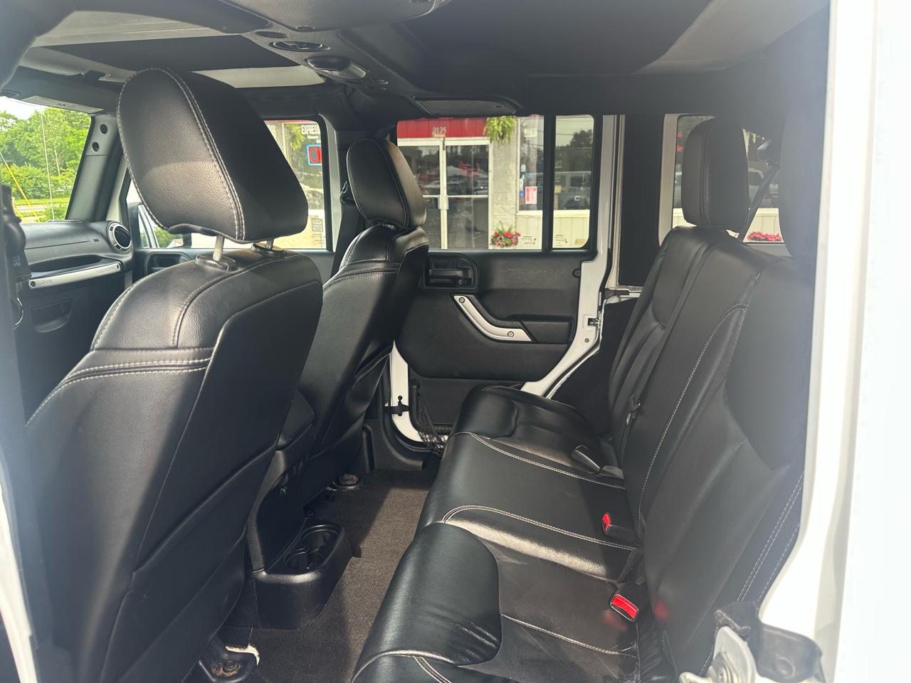Jeep Wrangler Unlimited 4WD 4dr Sahara 2015