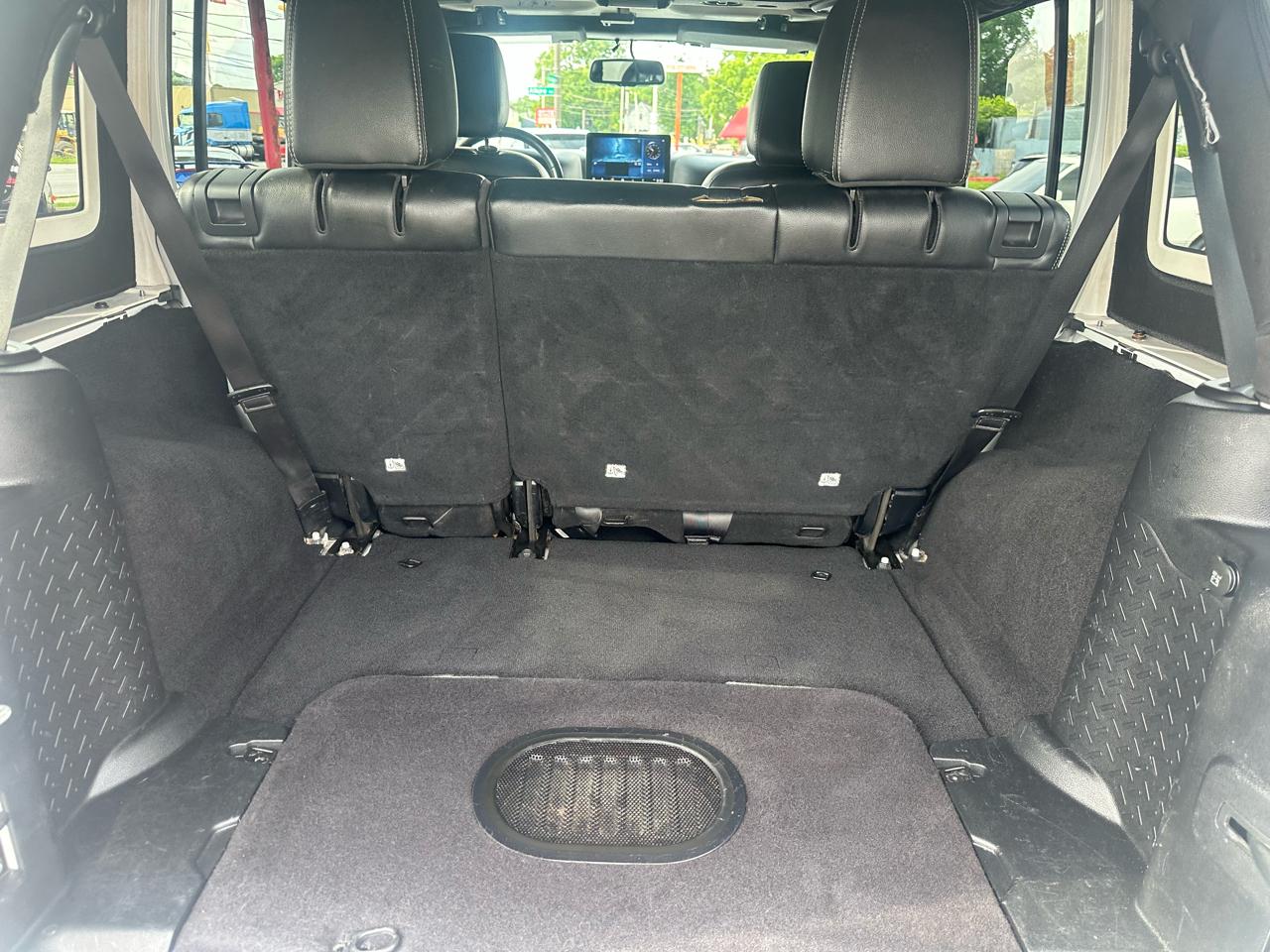 Jeep Wrangler Unlimited 4WD 4dr Sahara 2015