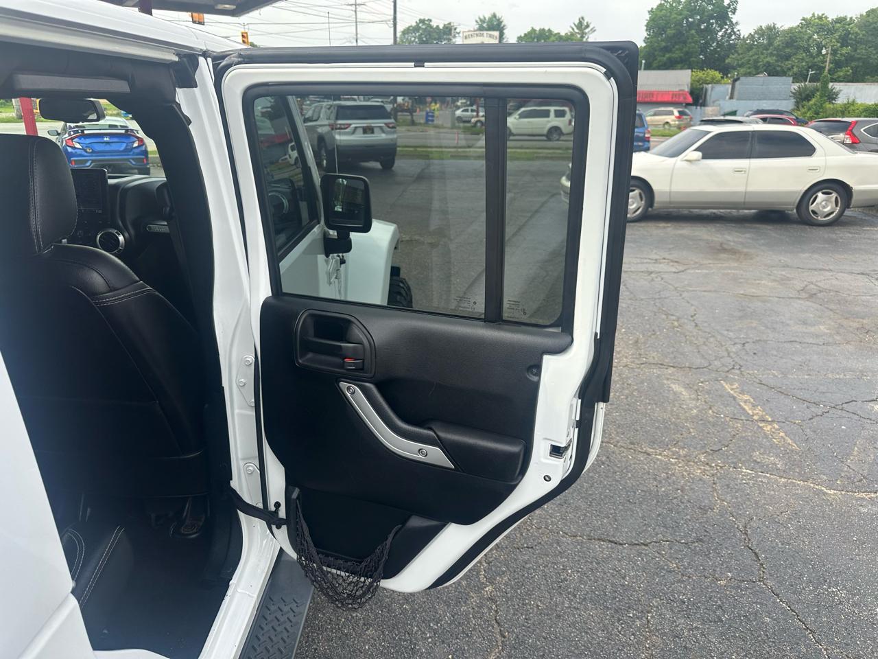 Jeep Wrangler Unlimited 4WD 4dr Sahara 2015