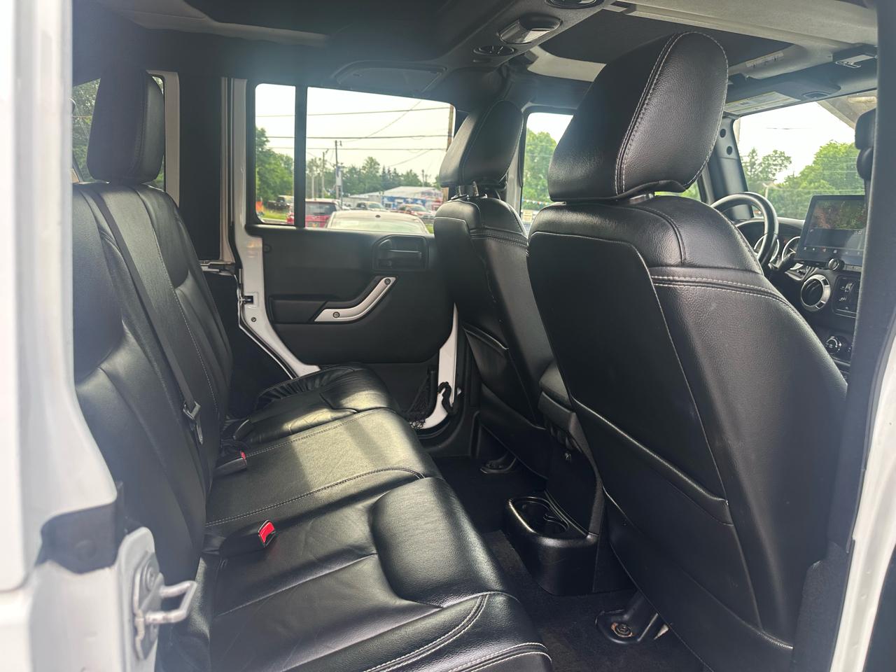 Jeep Wrangler Unlimited 4WD 4dr Sahara 2015