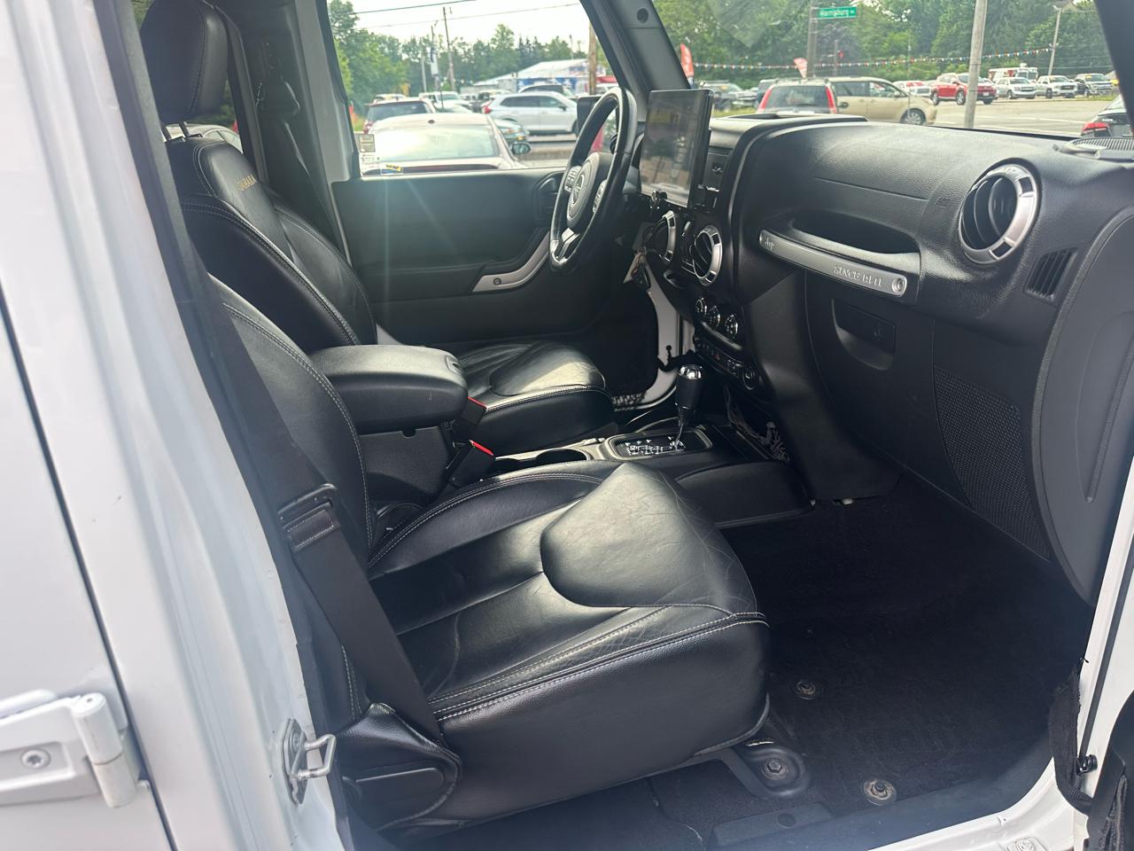 Jeep Wrangler Unlimited 4WD 4dr Sahara 2015