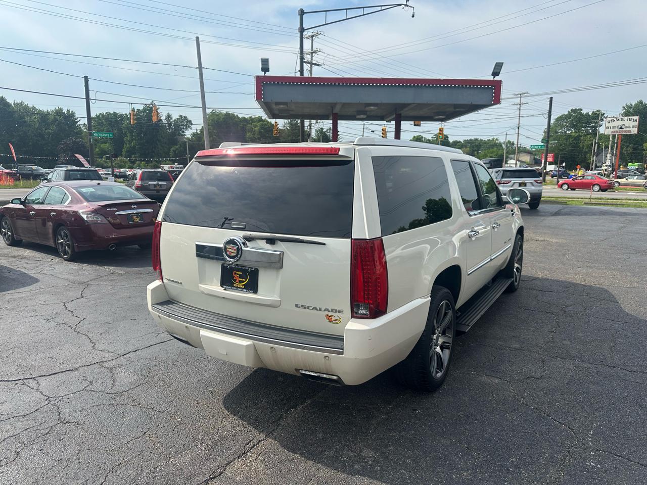 Cadillac Escalade ESV AWD 4dr Platinum 2014