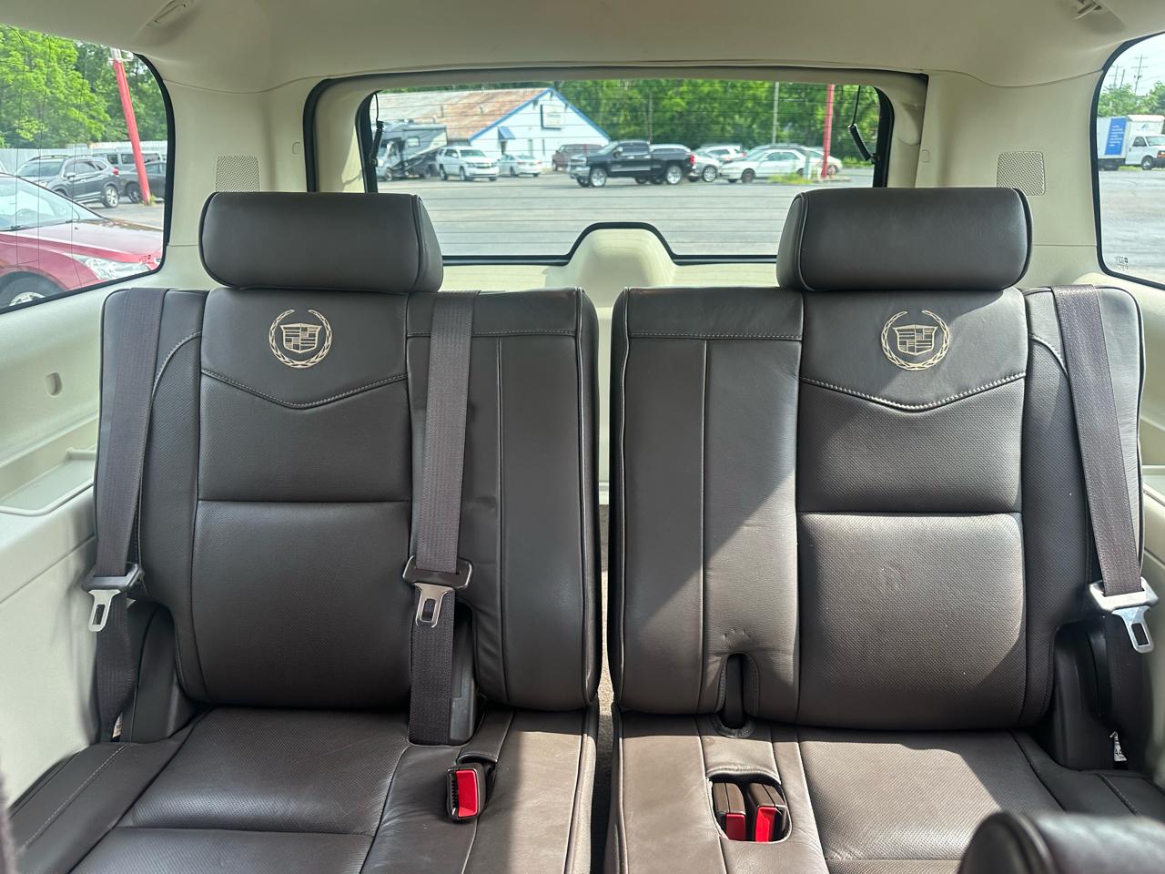 Cadillac Escalade ESV AWD 4dr Platinum 2014