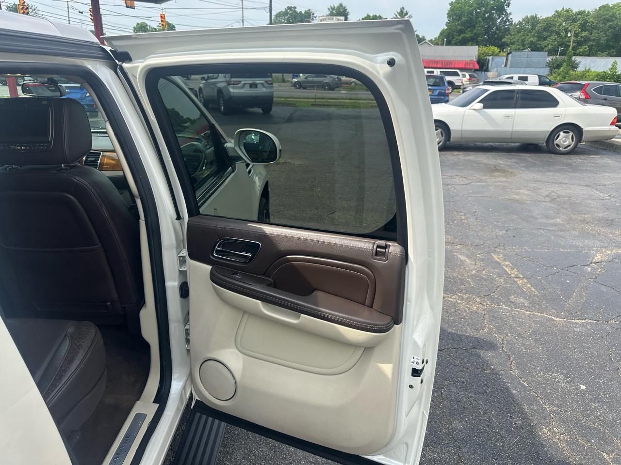 Cadillac Escalade ESV AWD 4dr Platinum 2014