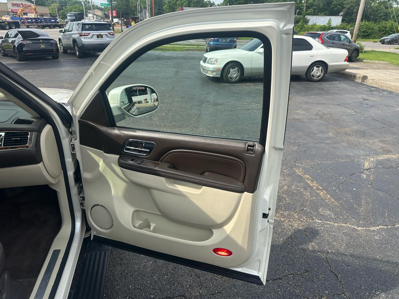 Cadillac Escalade ESV AWD 4dr Platinum 2014
