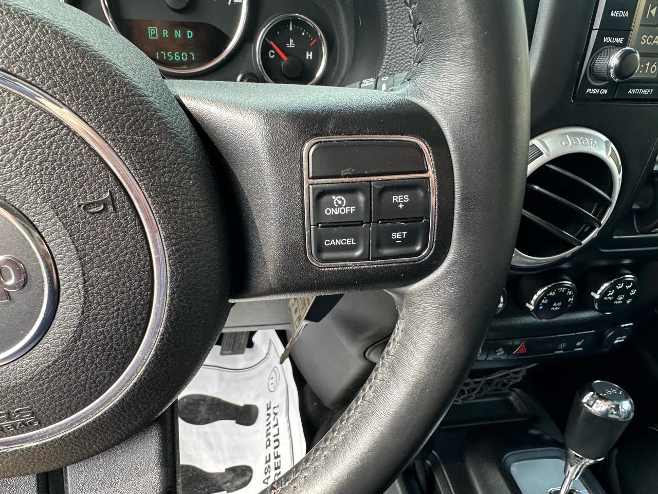Jeep Wrangler Unlimited 4WD 4dr Sahara 2013