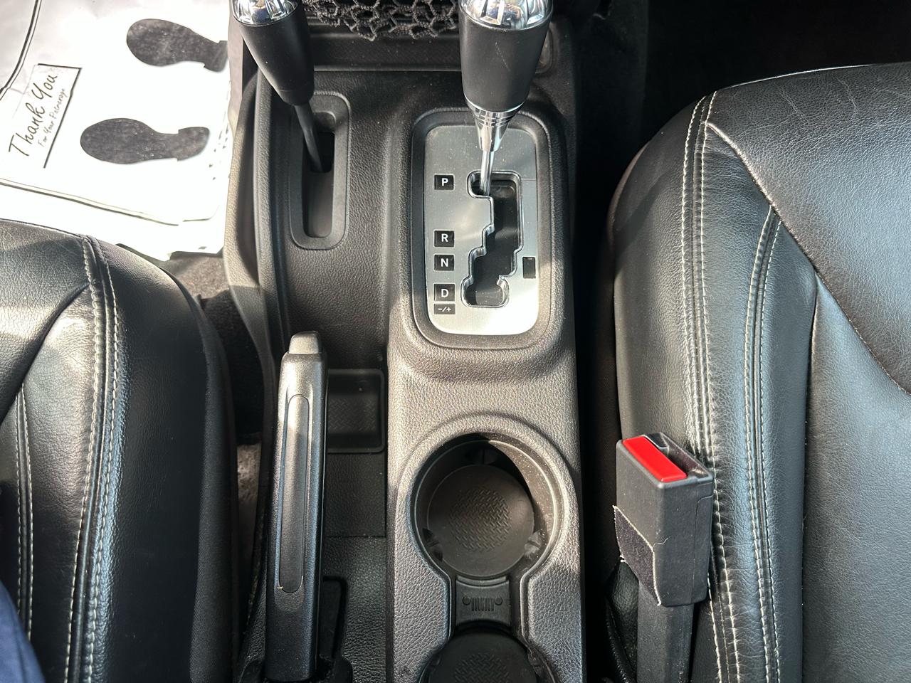Jeep Wrangler Unlimited 4WD 4dr Sahara 2013