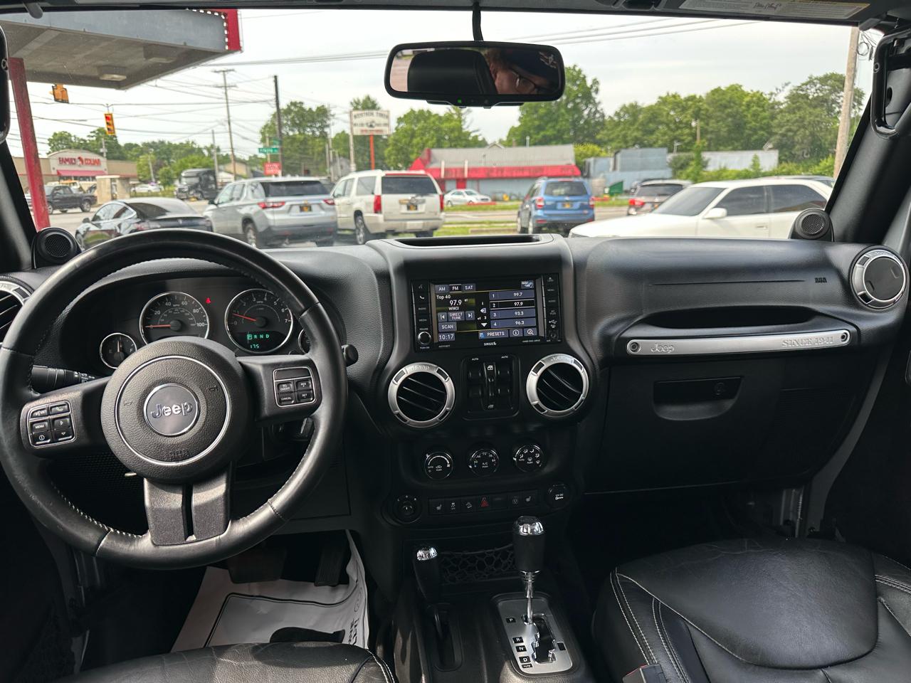 Jeep Wrangler Unlimited 4WD 4dr Sahara 2013