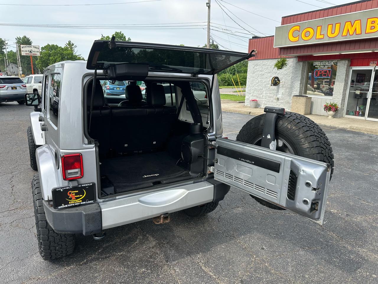 Jeep Wrangler Unlimited 4WD 4dr Sahara 2013