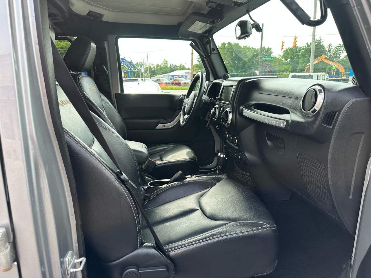 Jeep Wrangler Unlimited 4WD 4dr Sahara 2013