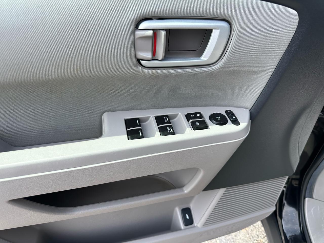 Honda Pilot 2WD 4dr LX 2012