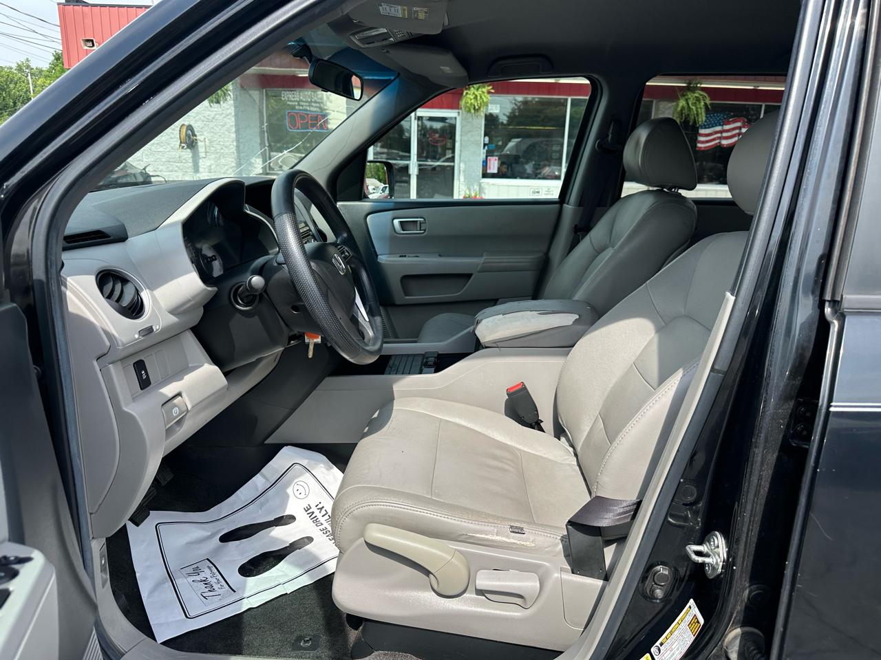 Honda Pilot 2WD 4dr LX 2012