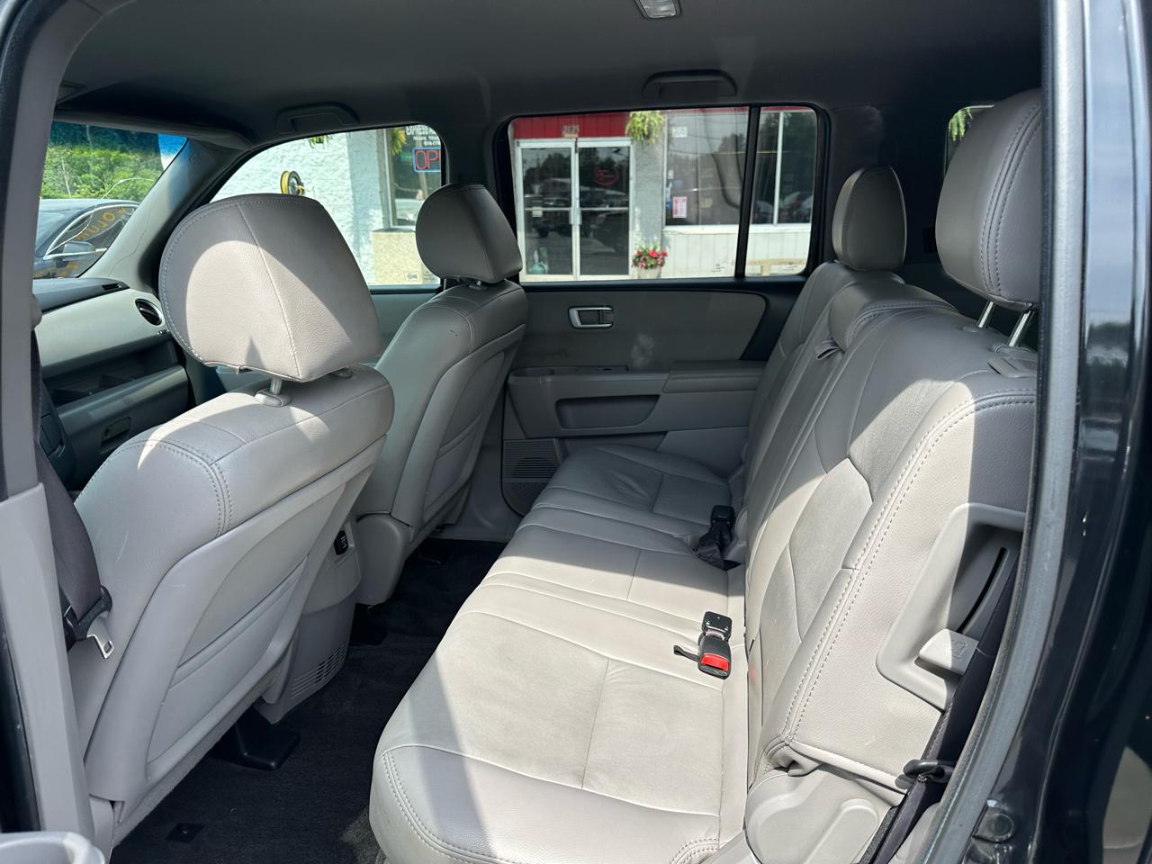 Honda Pilot 2WD 4dr LX 2012