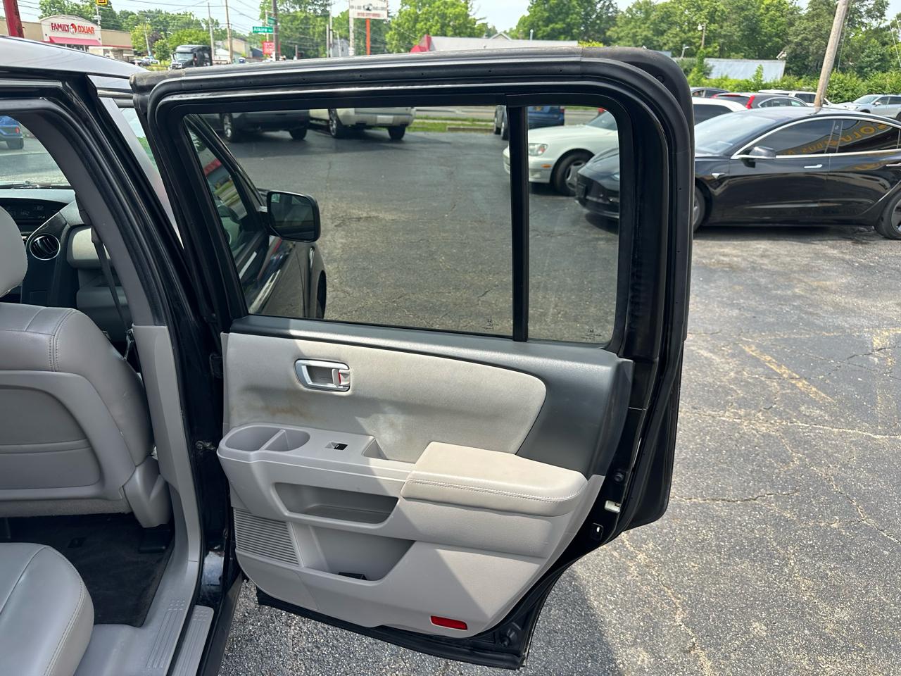 Honda Pilot 2WD 4dr LX 2012