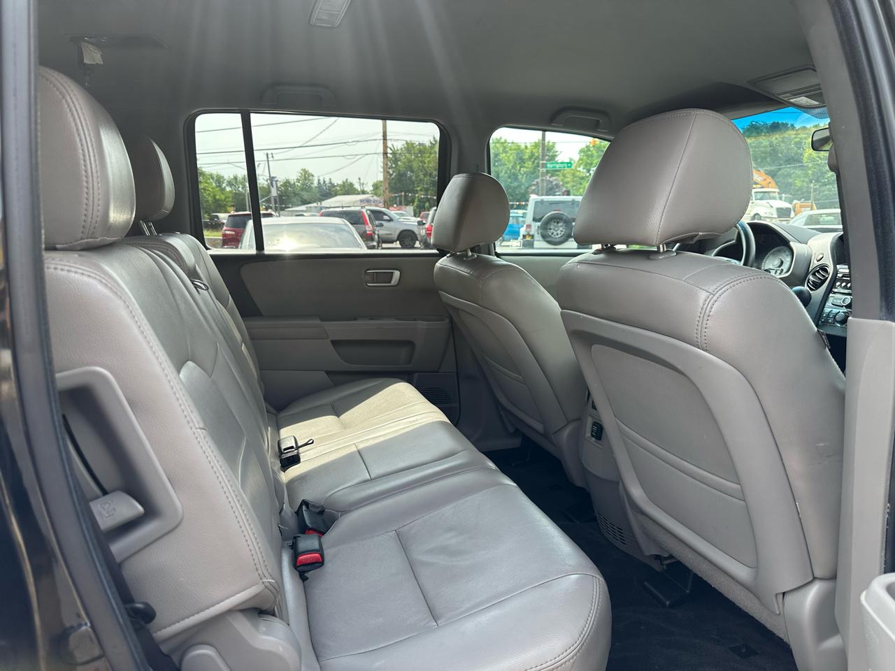 Honda Pilot 2WD 4dr LX 2012