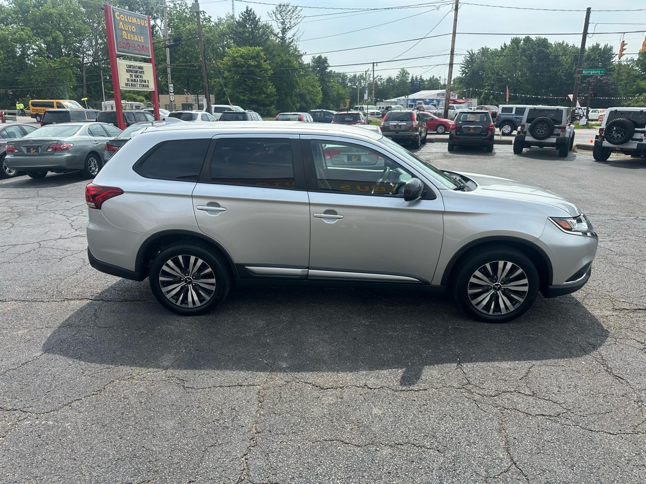 Mitsubishi Outlander ES FWD 2020