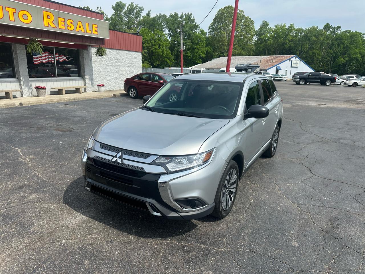 Mitsubishi Outlander ES FWD 2020