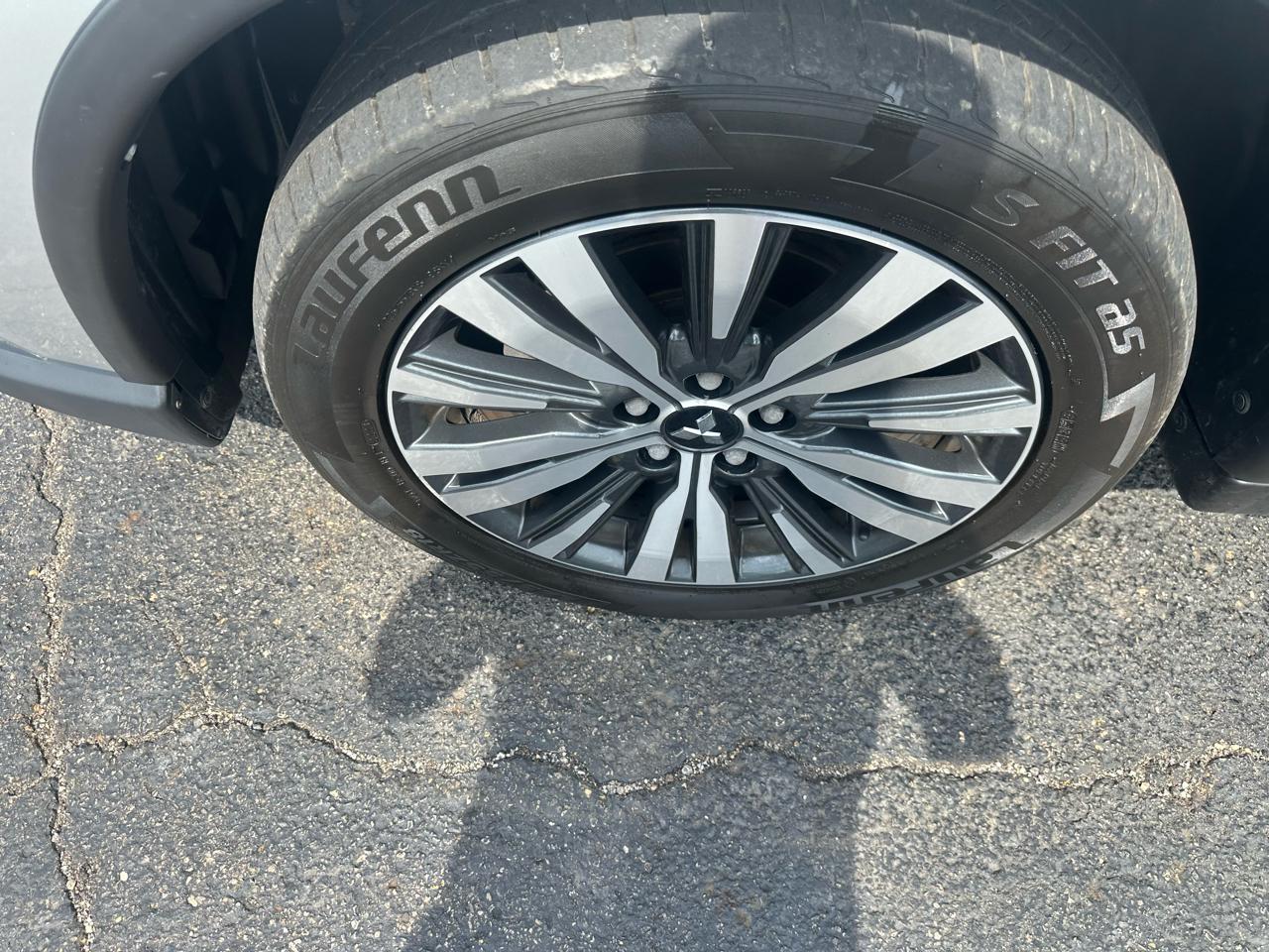 Mitsubishi Outlander ES FWD 2020