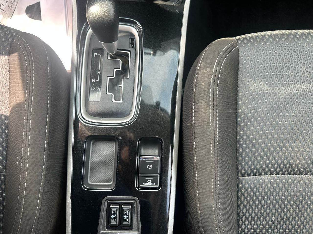 Mitsubishi Outlander ES FWD 2020
