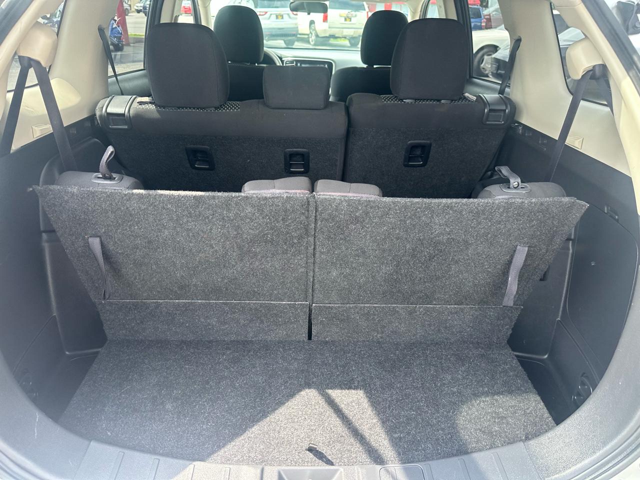 Mitsubishi Outlander ES FWD 2020