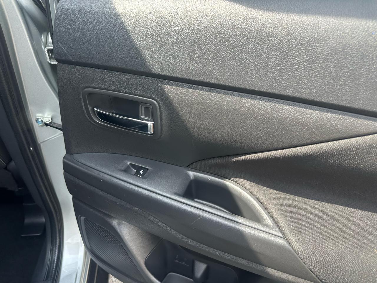 Mitsubishi Outlander ES FWD 2020
