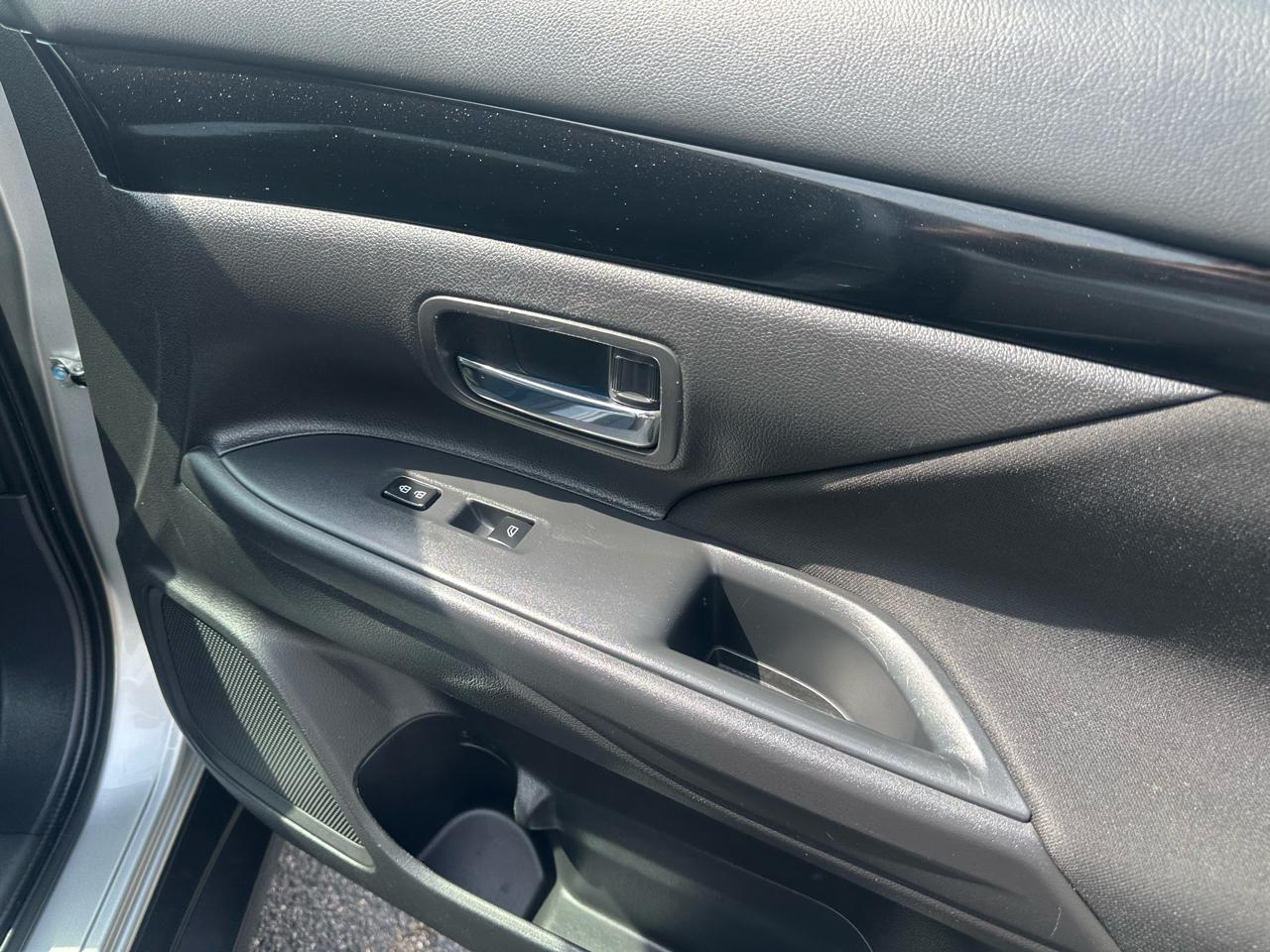 Mitsubishi Outlander ES FWD 2020
