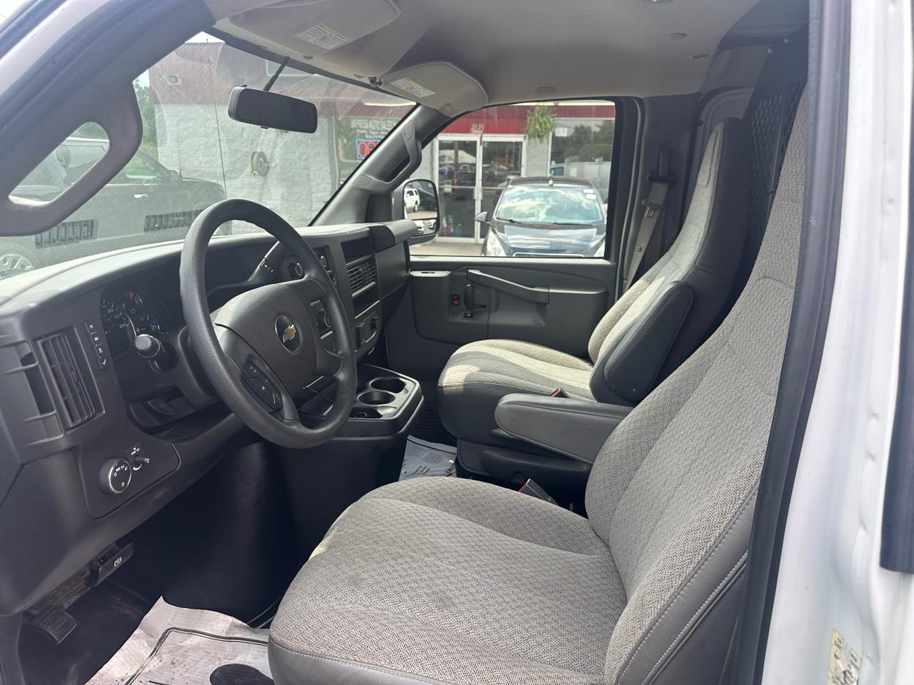 Chevrolet Express Cargo Van RWD 2500 135" 2019