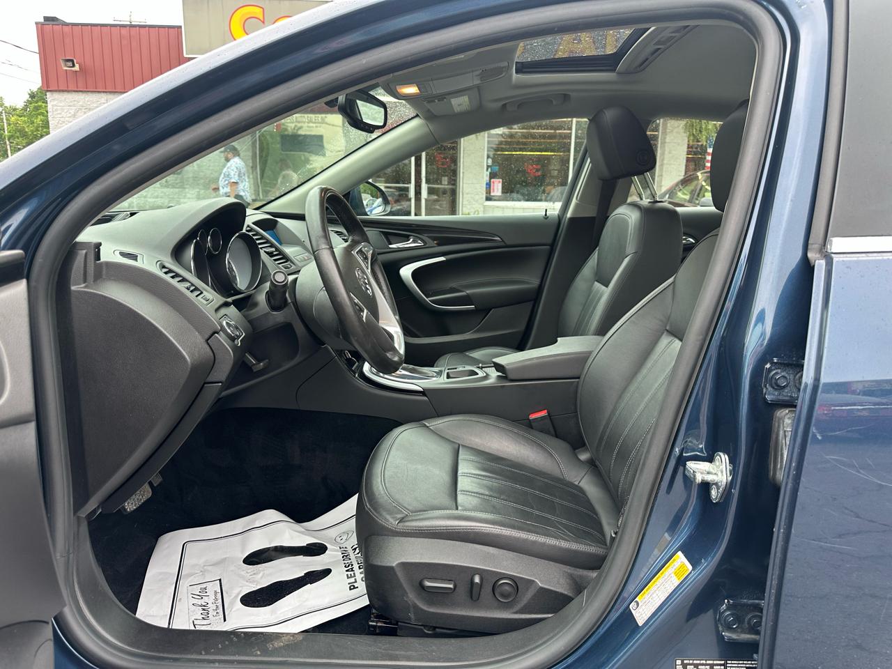 Buick Regal 4dr Sdn CXL Turbo TO3 (Russelsheim) *Ltd Avail* 2011