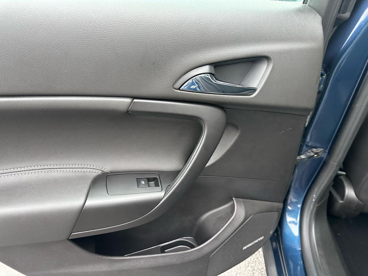 Buick Regal 4dr Sdn CXL Turbo TO3 (Russelsheim) *Ltd Avail* 2011