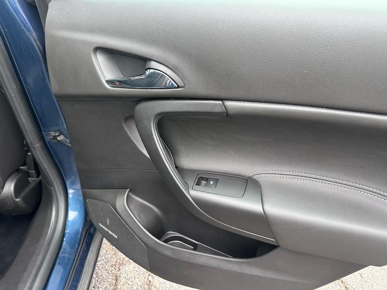 Buick Regal 4dr Sdn CXL Turbo TO3 (Russelsheim) *Ltd Avail* 2011