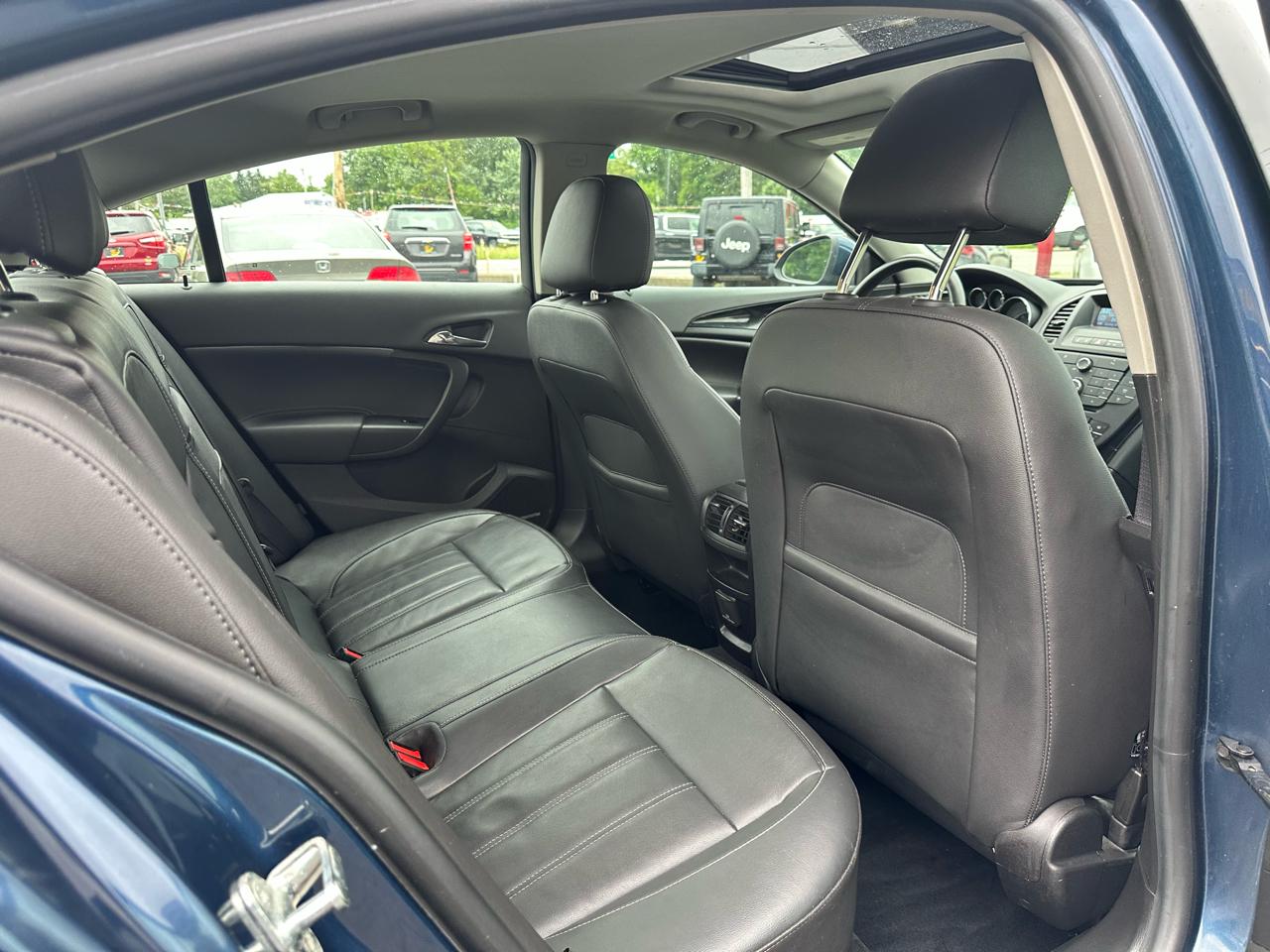 Buick Regal 4dr Sdn CXL Turbo TO3 (Russelsheim) *Ltd Avail* 2011