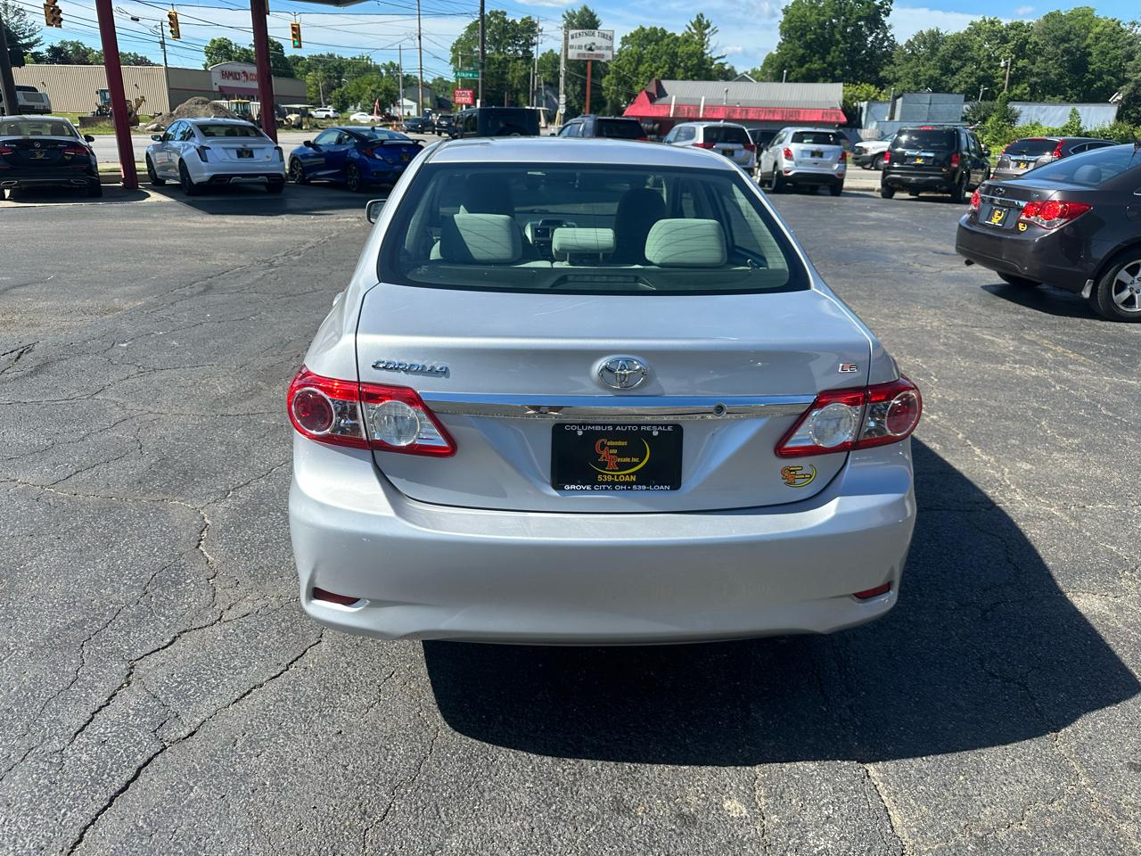 Toyota Corolla 4dr Sdn Auto LE (Natl) 2012