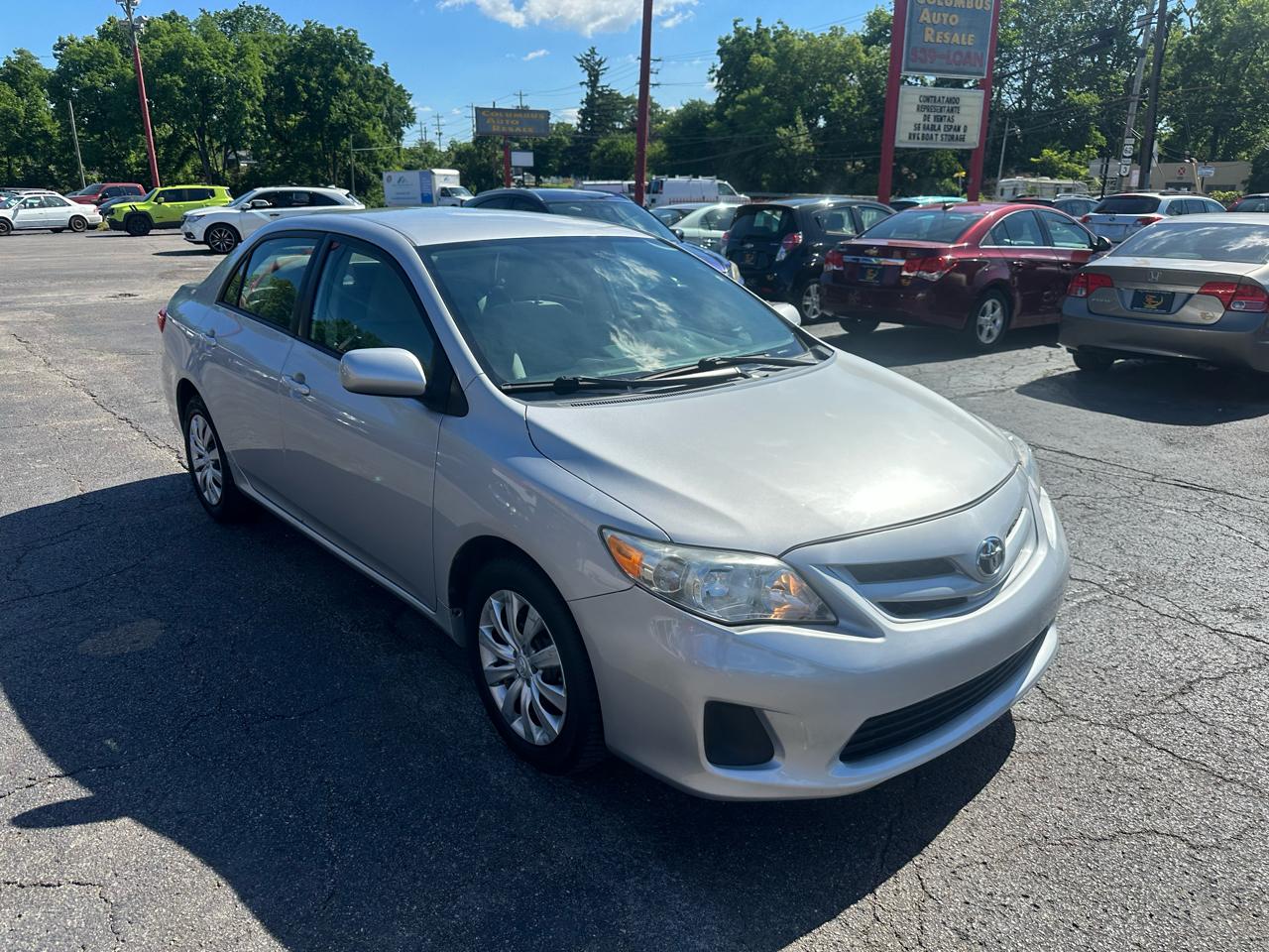 Toyota Corolla 4dr Sdn Auto LE (Natl) 2012