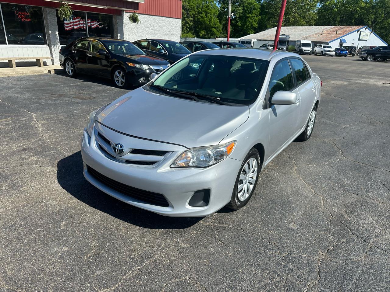 Toyota Corolla 4dr Sdn Auto LE (Natl) 2012