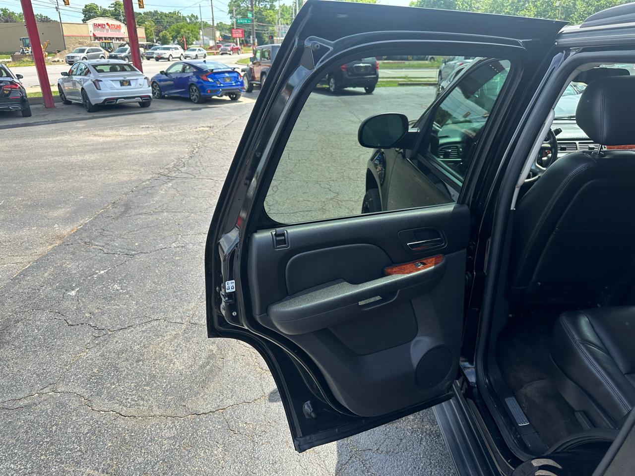 Chevrolet Tahoe 4WD 4dr 1500 LTZ 2012