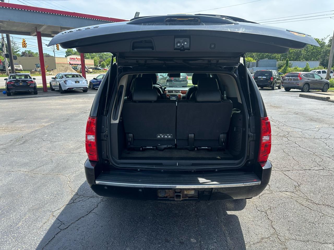 Chevrolet Tahoe 4WD 4dr 1500 LTZ 2012