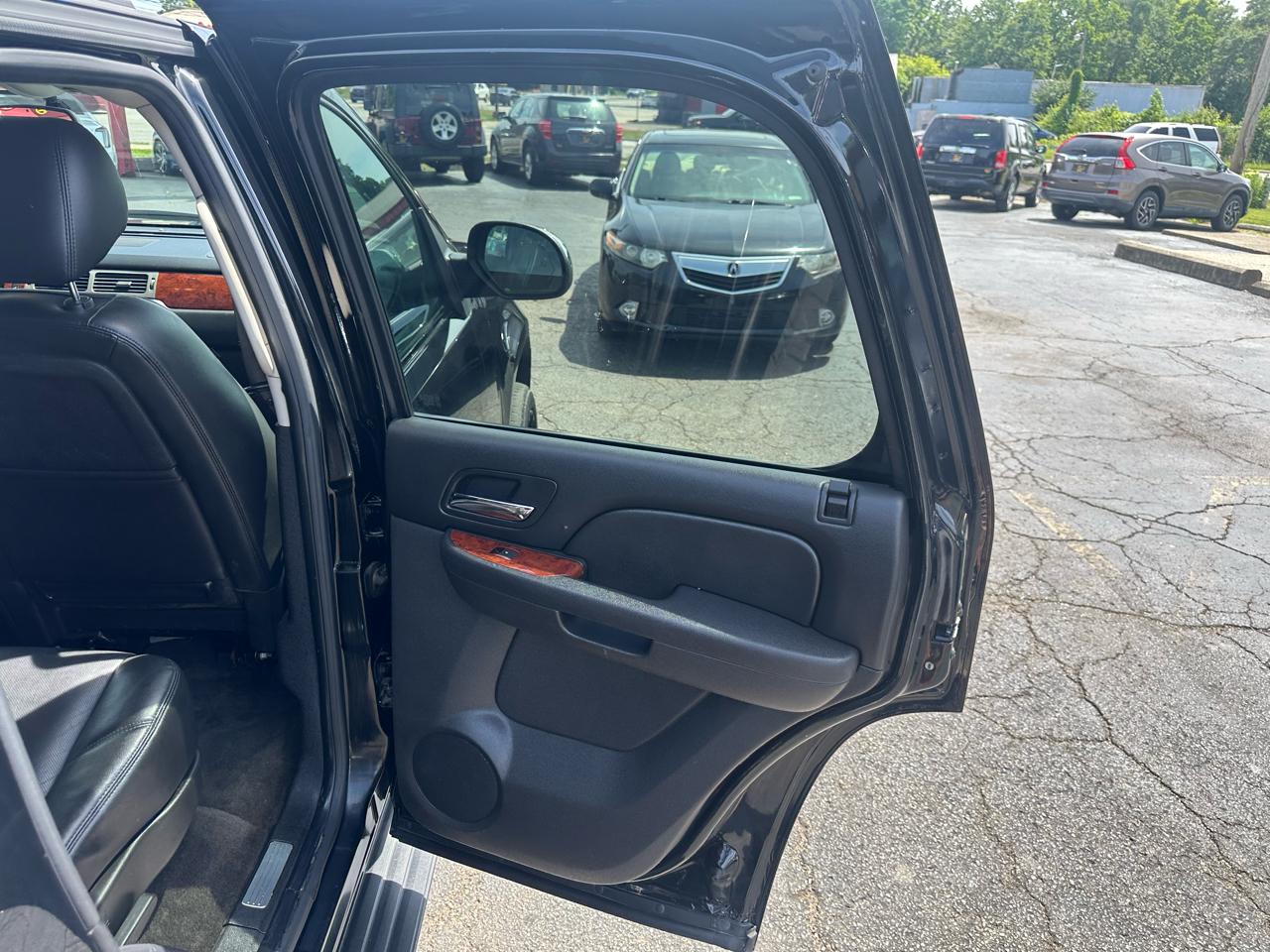 Chevrolet Tahoe 4WD 4dr 1500 LTZ 2012