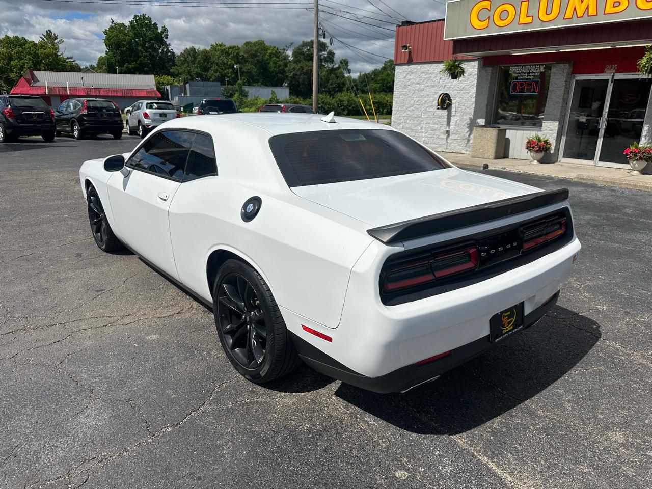 Dodge Challenger SXT Plus RWD 2018
