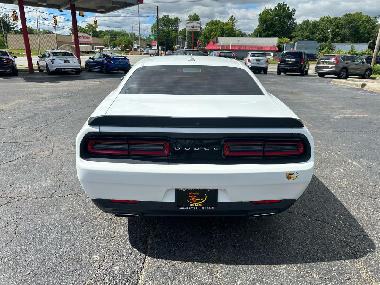 Dodge Challenger SXT Plus RWD 2018