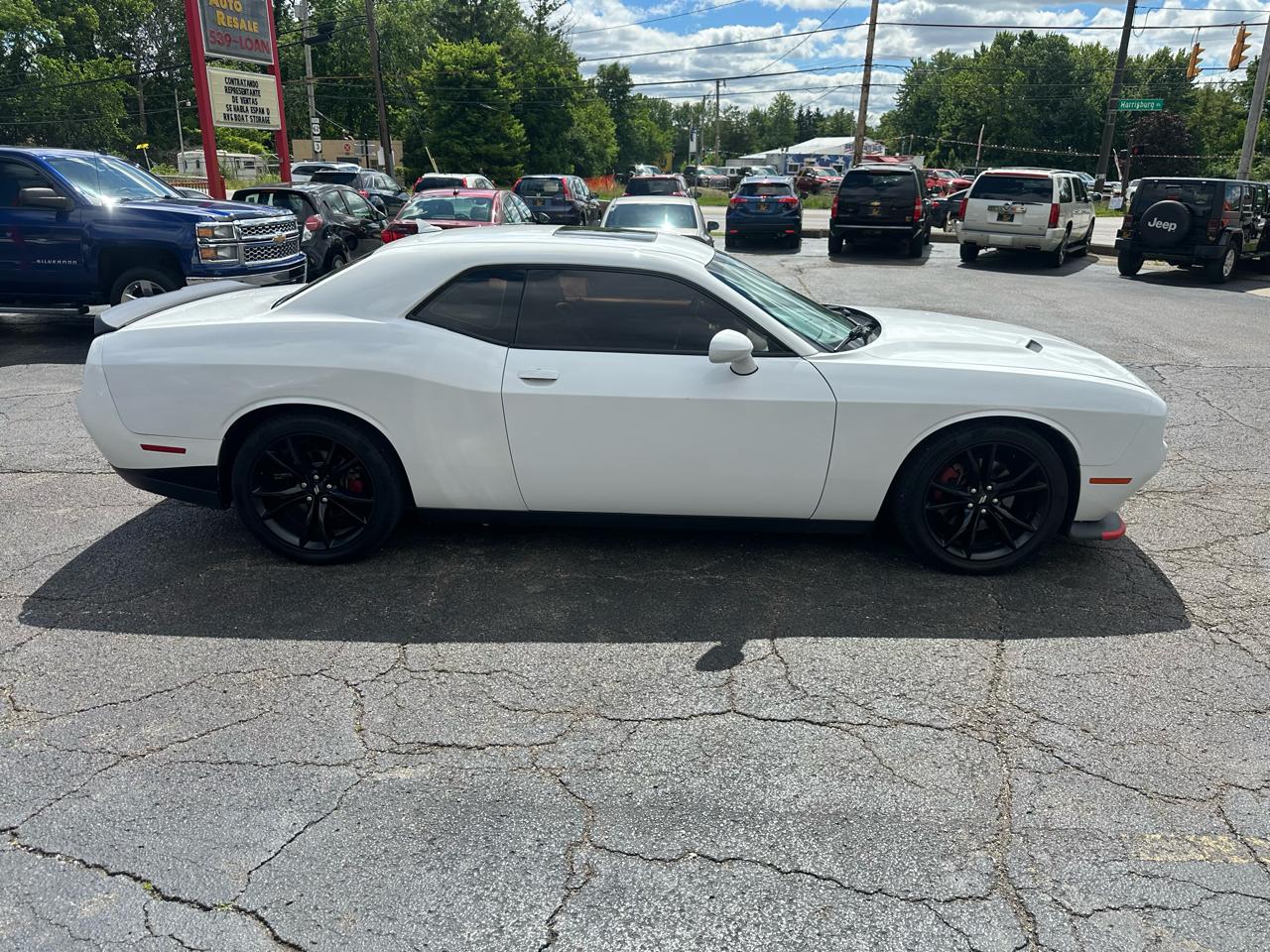 Dodge Challenger SXT Plus RWD 2018