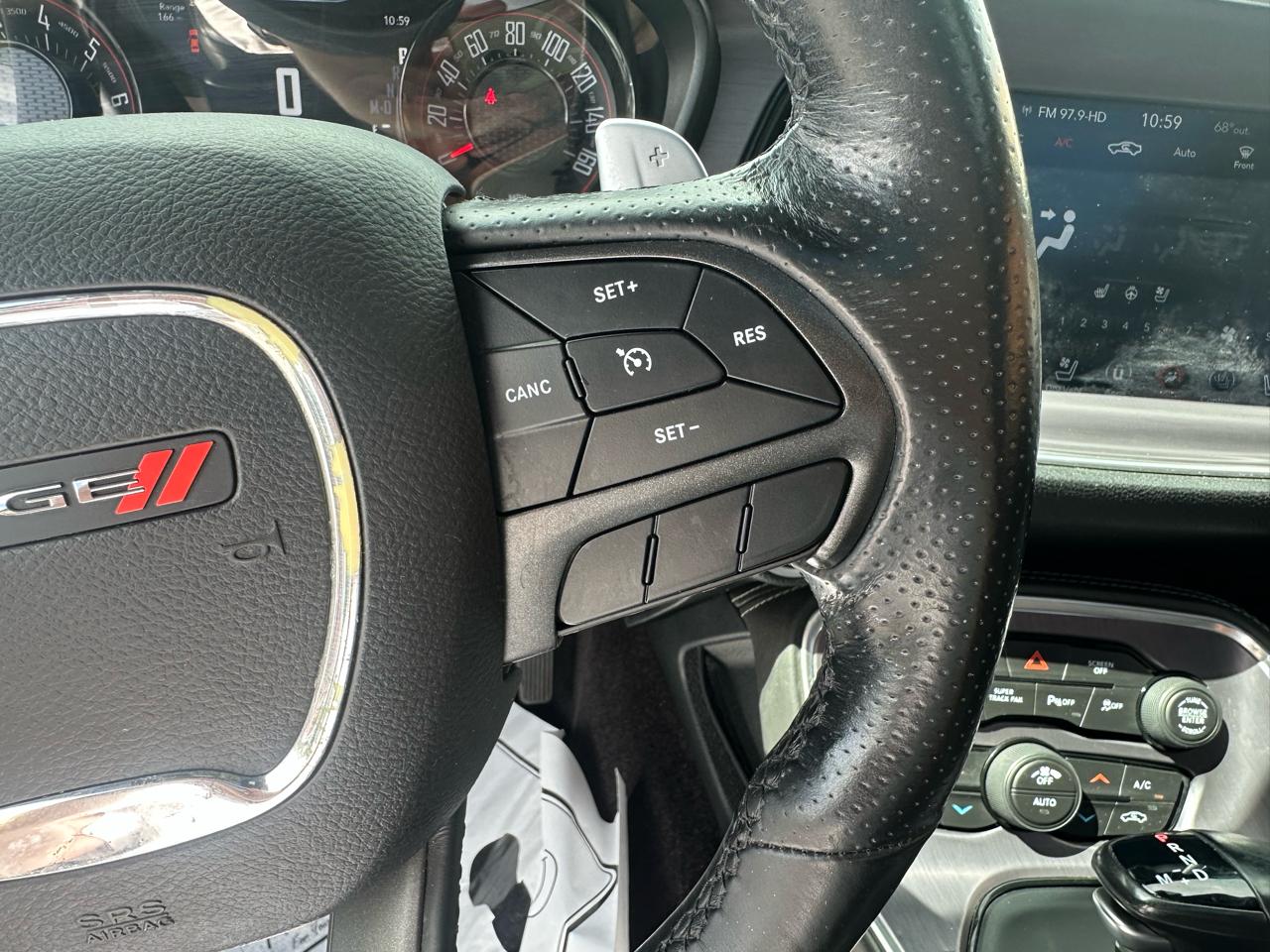 Dodge Challenger SXT Plus RWD 2018