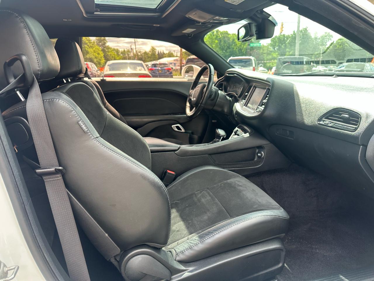 Dodge Challenger SXT Plus RWD 2018