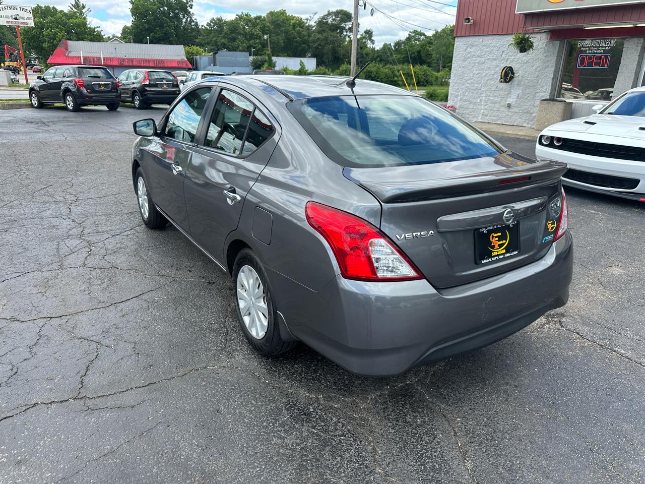 Nissan Versa 4dr Sdn CVT 1.6 SV 2016