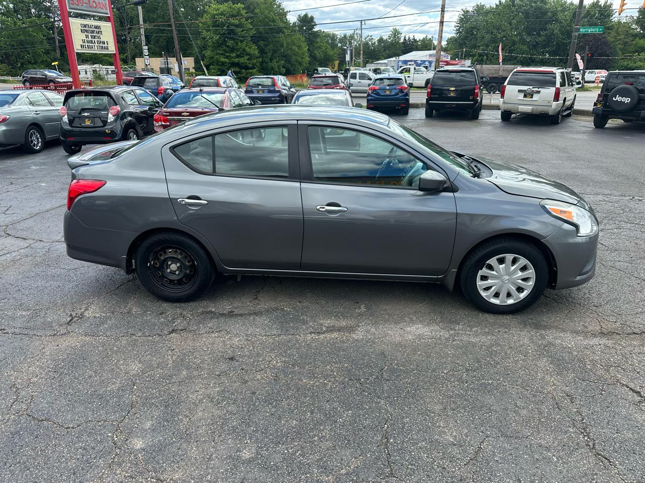 Nissan Versa 4dr Sdn CVT 1.6 SV 2016