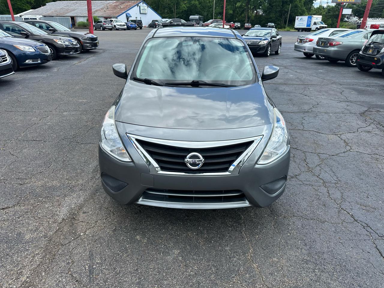 Nissan Versa 4dr Sdn CVT 1.6 SV 2016