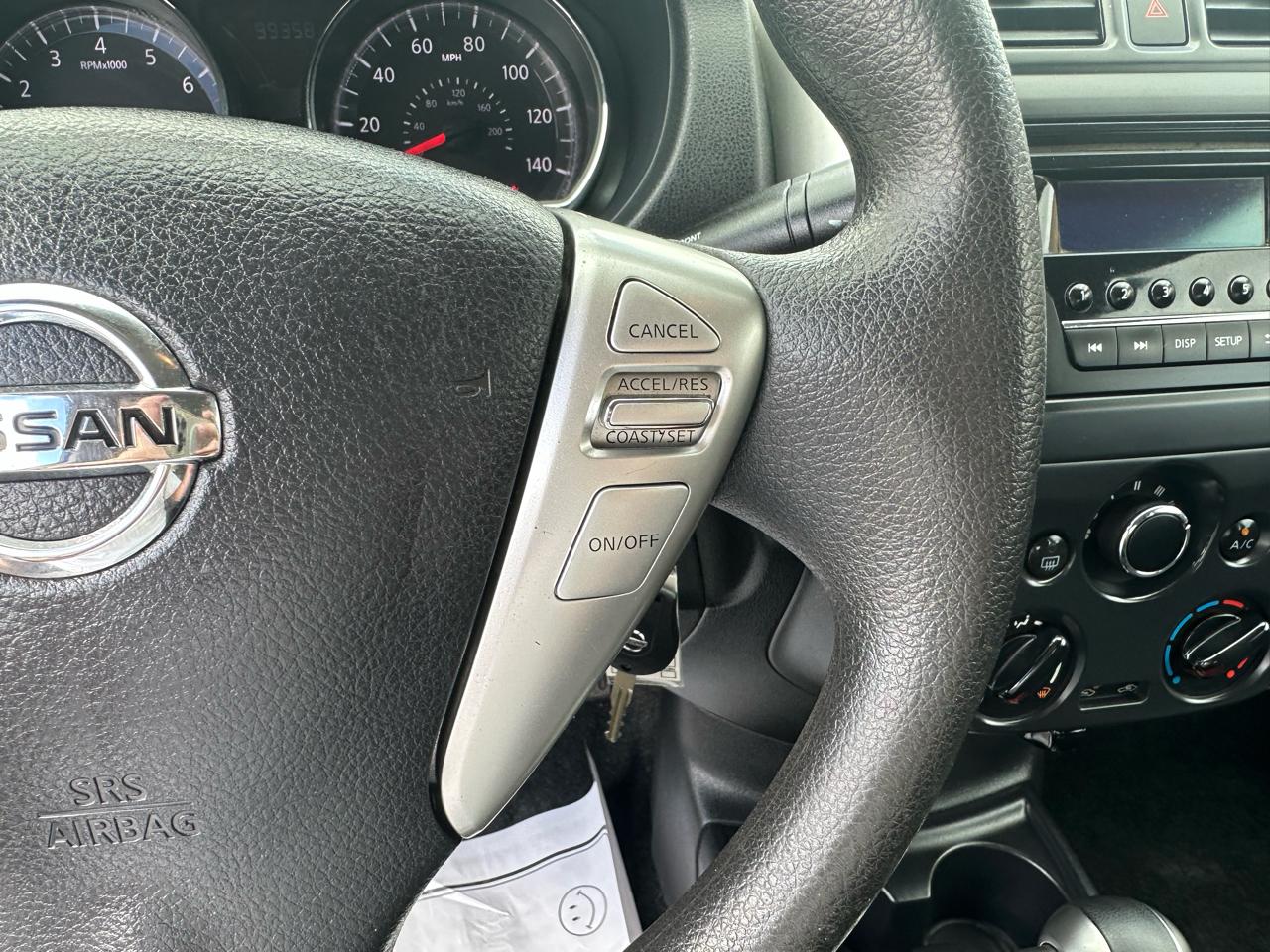 Nissan Versa 4dr Sdn CVT 1.6 SV 2016