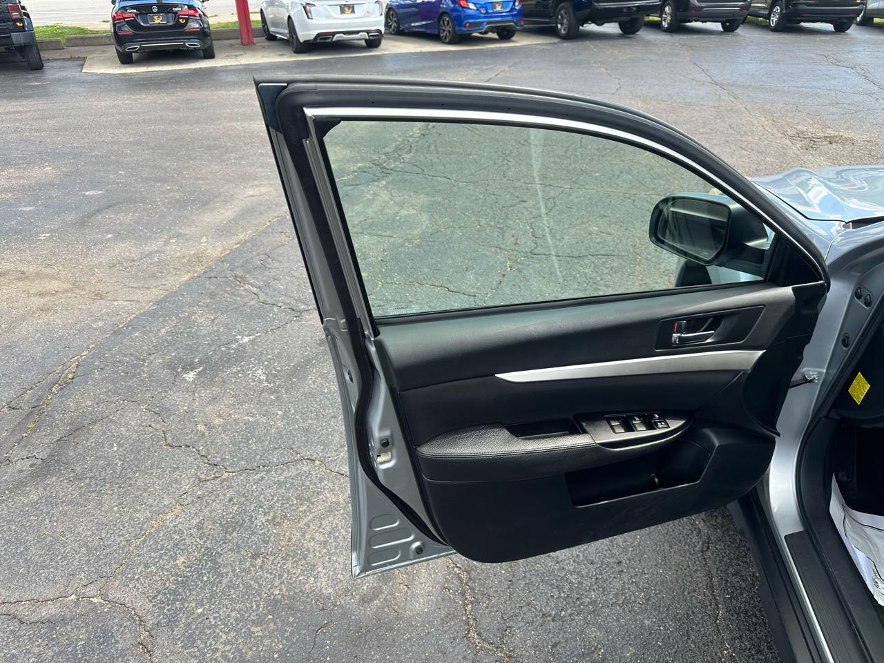 Subaru Outback 4dr Wgn H4 Auto 2.5i Premium 2012