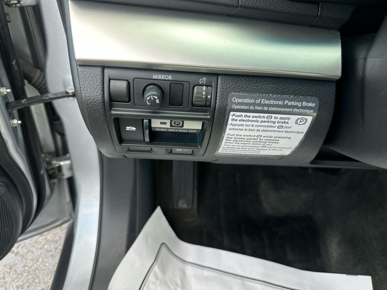 Subaru Outback 4dr Wgn H4 Auto 2.5i Premium 2012